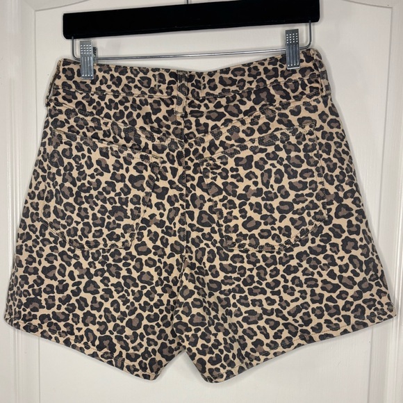 Abercrombie & Fitch High Waist Leopard Print Shorts - Picture 3 of 3